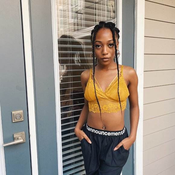 Lace Bustier - Picture 4 of 7